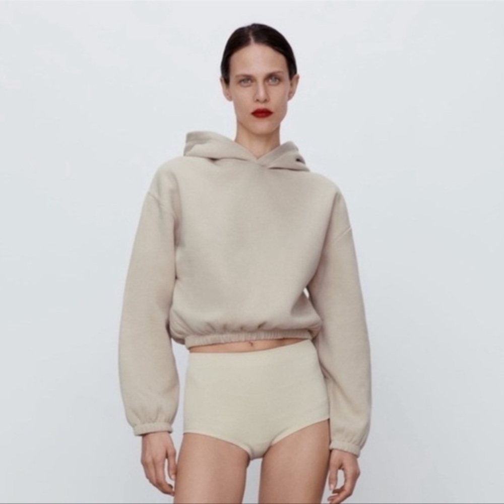 Zara cropped hoodie— maroon